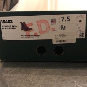 Women’s Brand New Danner Bull Run Chelsea boot 7.5
